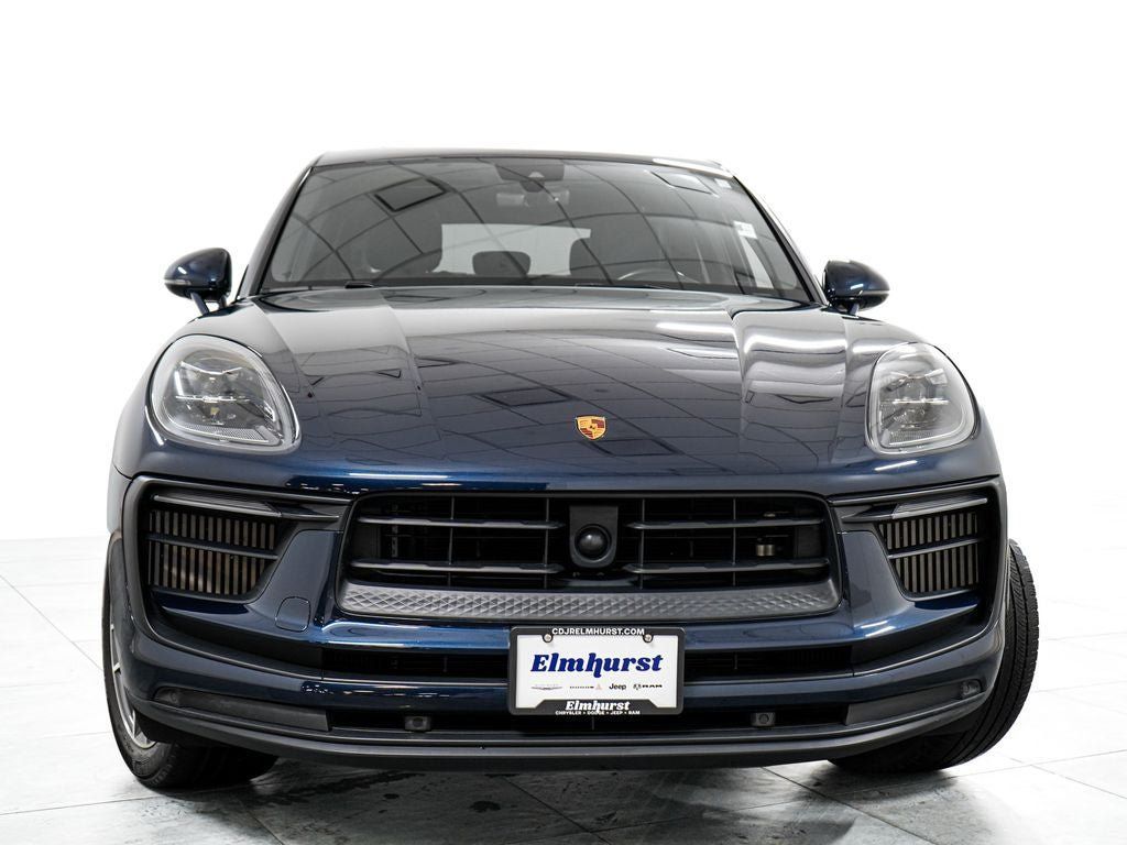 Used 2023 Porsche Macan S AWD/4WD image 3
