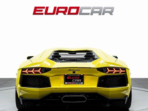 Used 2015 Lamborghini Aventador LP 700-4 AWD/4WD image 4
