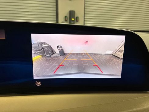 Used 2024 Cadillac XT4 Luxury w/ Cold Weather Package FWD image 20