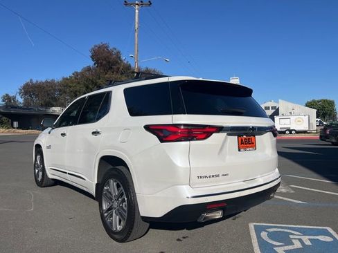 Used 2023 Chevrolet Traverse High Country AWD/4WD image 9