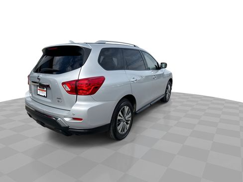 Used 2020 Nissan Pathfinder SV image 8