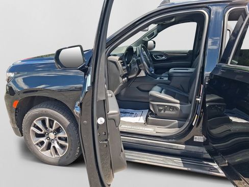 Used 2022 Chevrolet Tahoe LT w/ Luxury Package AWD/4WD image 25