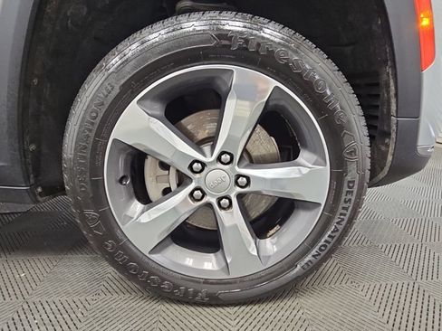 Used 2022 Jeep Grand Cherokee L Limited AWD/4WD image 50