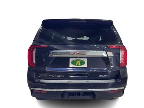 Used 2021 GMC Yukon SLT w/ SLT Luxury Plus Package image 3