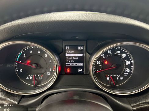 Used 2011 Jeep Grand Cherokee Laredo AWD/4WD image 12