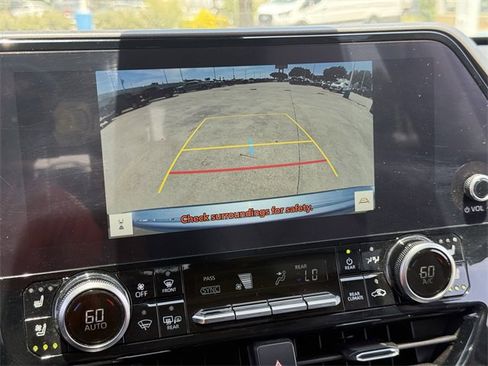 Used 2023 Toyota Highlander Limited image 18