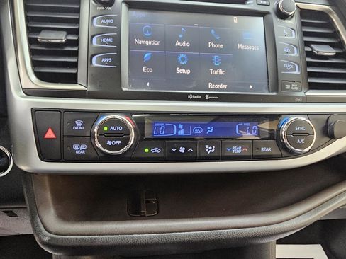 Used 2015 Toyota Highlander XLE AWD/4WD image 35