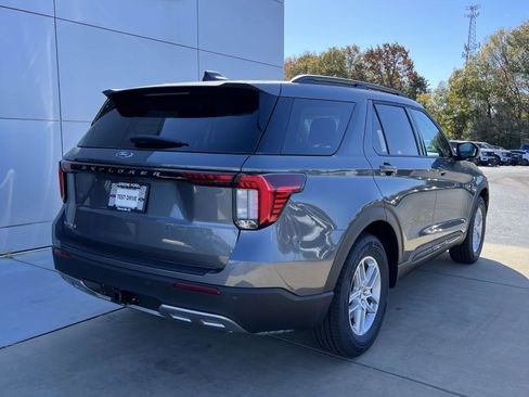 New 2026 Ford Explorer Active w/ Active Comfort Package image 4