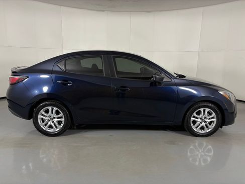 Used 2017 Toyota Yaris iA image 94