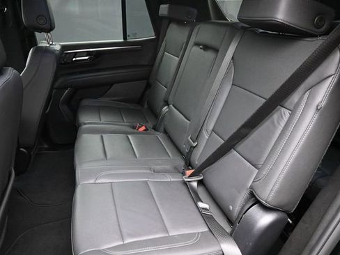 Used 2025 Chevrolet Tahoe Z71 AWD/4WD image 15