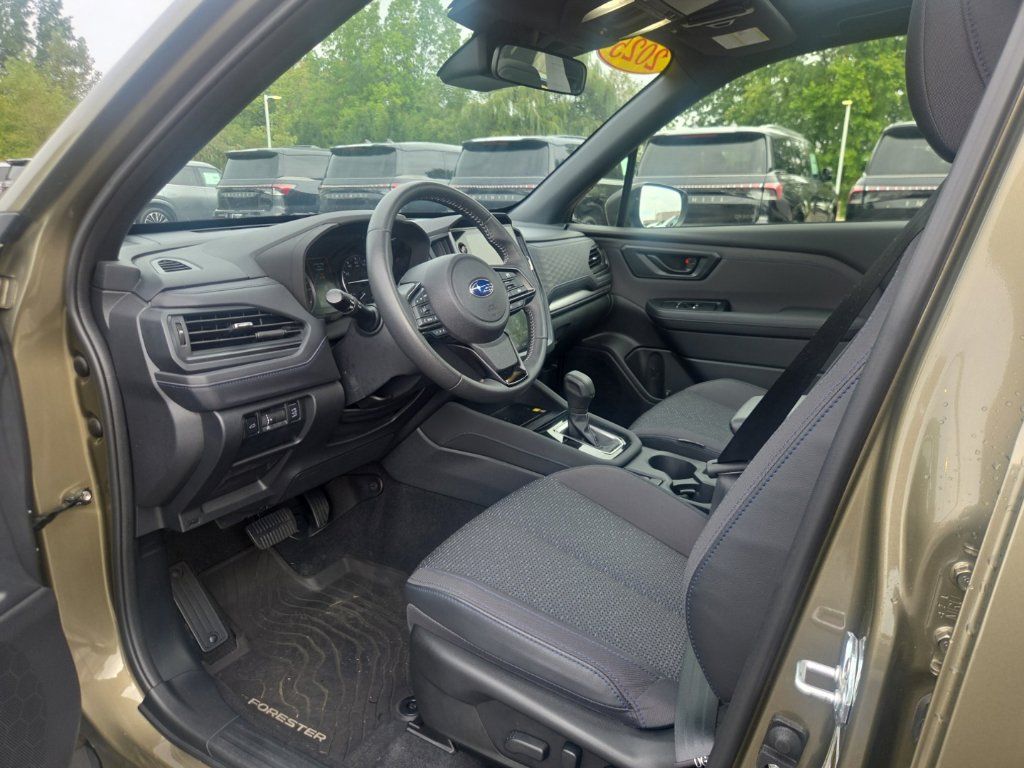 Used 2025 Subaru Forester Premium AWD/4WD image 29