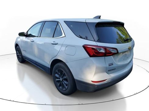 Used 2020 Chevrolet Equinox LT w/ Driver Convenience Package image 3
