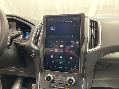 Used 2024 Ford Edge Titanium image 18