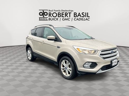 Used 2018 Ford Escape SE w/ SE Sync 3 Package AWD/4WD image 2