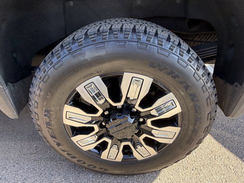 Used 2024 GMC Sierra 2500 Denali w/ Denali Reserve Package AWD/4WD image 8