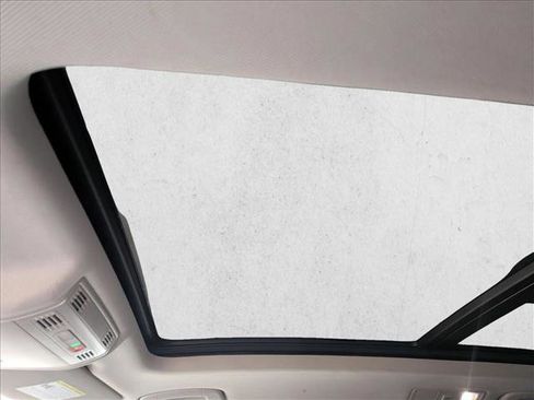 Used 2020 Volkswagen Tiguan SE image 15