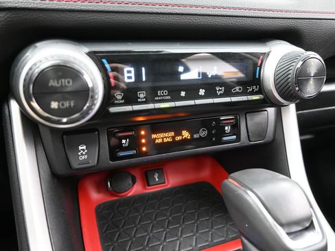 Used 2020 Toyota RAV4 TRD Off-Road image 22