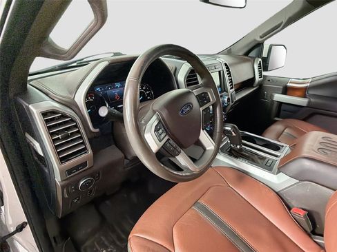 Used 2018 Ford F150 King Ranch w/ Equipment Group 601A Luxury AWD/4WD image 9