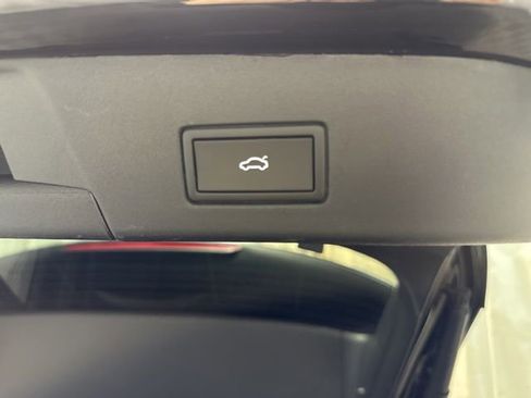 Certified 2021 Volkswagen ID.4 Pro S w/ Gradient Package image 39