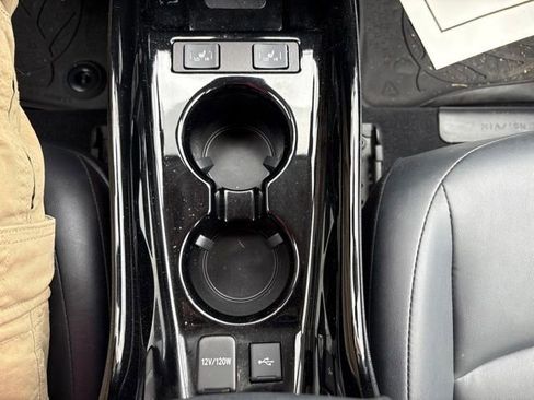 Used 2021 Toyota Prius FWD image 17