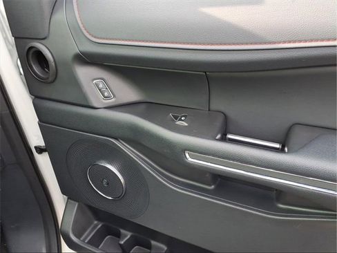 Used 2024 Ford Expedition Max Limited image 19