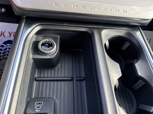 New 2025 Ford Expedition Max Active image 21