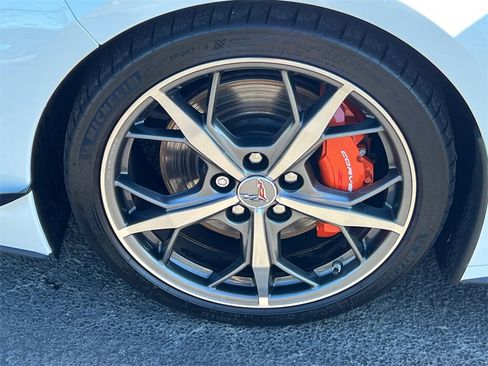 Used 2020 Chevrolet Corvette Stingray Coupe w/ Z51 Performance Package image 13