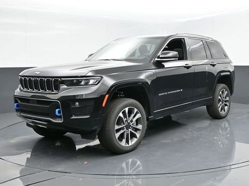 New 2024 Jeep Grand Cherokee Overland w/ Advanced Protech Group III image 4