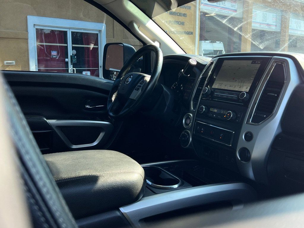 Used 2021 Nissan Titan SV w/ SV Convenience Package AWD/4WD image 15