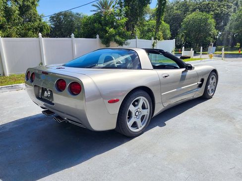 Used 1998 Chevrolet Corvette Coupe w/ Memory Pkg RWD image 8
