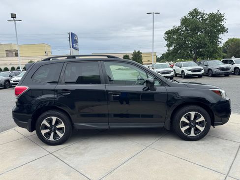 Used 2018 Subaru Forester 2.5i Premium w/ Protection Package #1 AWD/4WD image 5