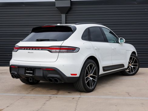Certified 2024 Porsche Macan image 7