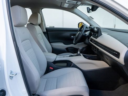 Used 2025 Honda HR-V LX image 17