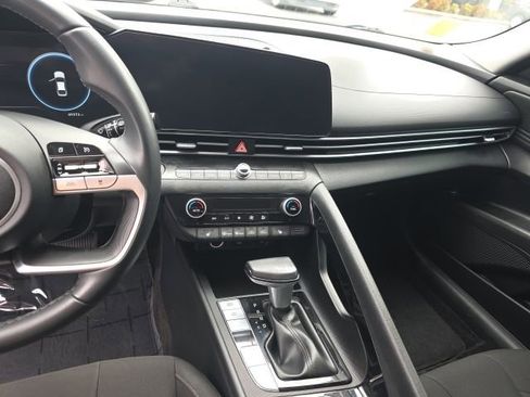 Used 2023 Hyundai Elantra SEL w/ Convenience Package FWD image 14