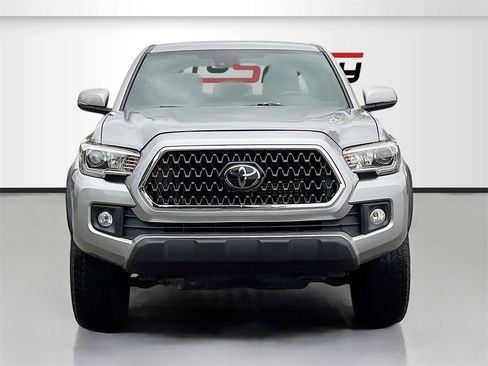 Used 2019 Toyota Tacoma w/ TRD Off-Road Package image 2