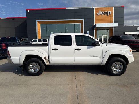 Used 2013 Toyota Tacoma PreRunner w/ SR5 Pkg image 8