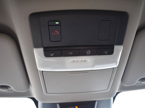 Used 2025 Nissan Rogue SL FWD image 46