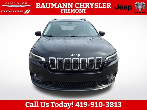 Used 2019 Jeep Cherokee Latitude w/ Popular Appearance Group FWD image 8