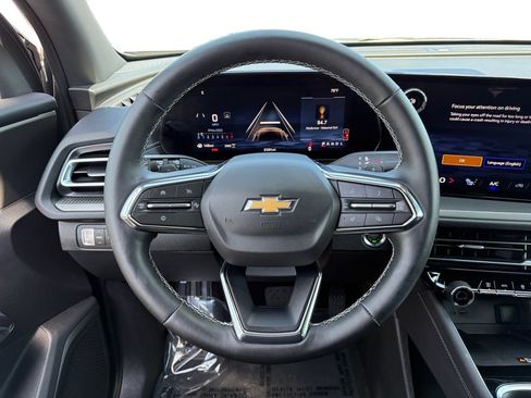 Used 2026 Chevrolet Traverse LT w/ Driver Confidence Package AWD/4WD image 12