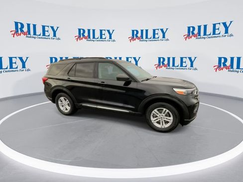 Certified 2021 Ford Explorer XLT image 9