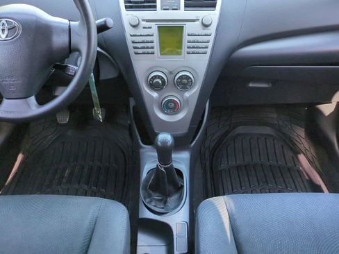 Used 2009 Toyota Yaris Sedan FWD image 18