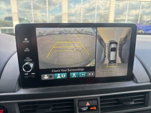 Used 2025 Honda Pilot Black Edition image 7