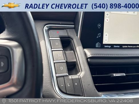 Used 2022 Chevrolet Suburban Z71 w/ Luxury Package AWD/4WD image 10