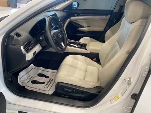 Used 2018 Honda Accord EX image 25
