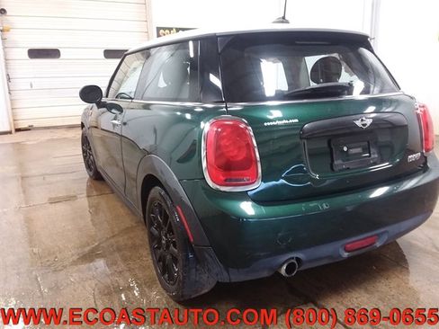 Used 2017 MINI Cooper 2-Door Hardtop image 6