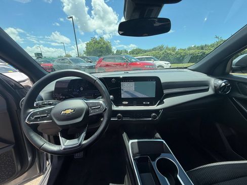Used 2025 Chevrolet Equinox LT FWD image 34