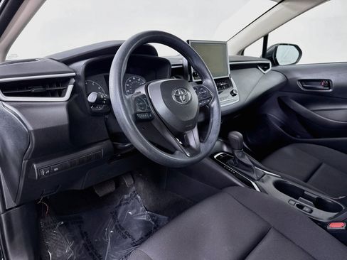 Certified 2025 Toyota Corolla LE FWD image 9