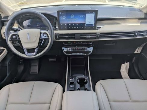 New 2026 Lincoln Corsair Premiere image 14