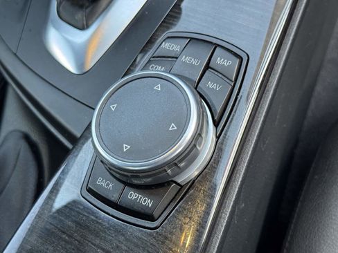 Used 2017 BMW 330i Sedan w/ Driver Assistance Package image 19