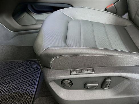 Used 2025 Volkswagen Atlas Cross Sport SEL R-Line image 18